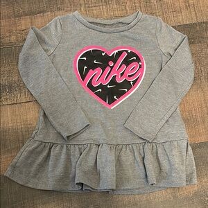 5/$25- Girls size 2T long sleeve Nike top